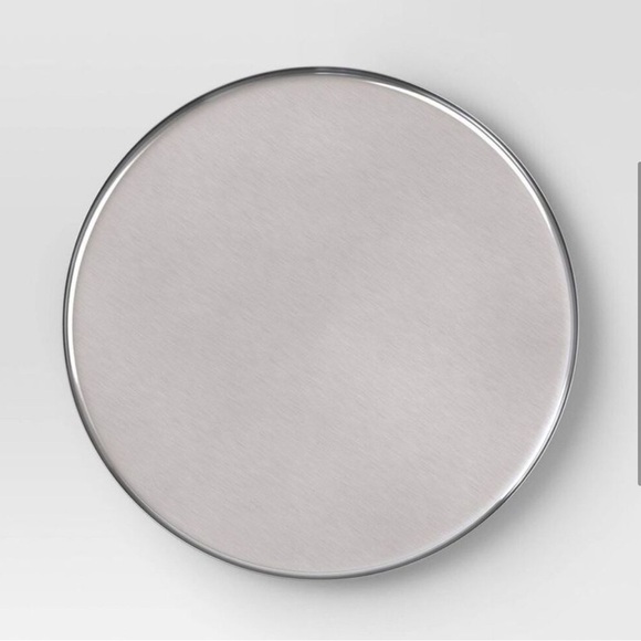 Threshold Sleek Round Tray Aluminum Silver Luxury Charging Plate NWT - Picture 3 of 3